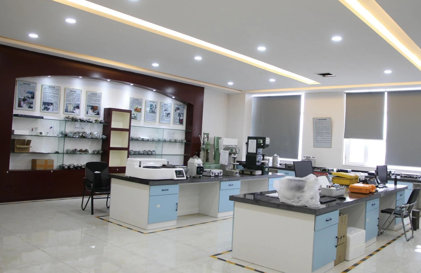 Laboratory instruments