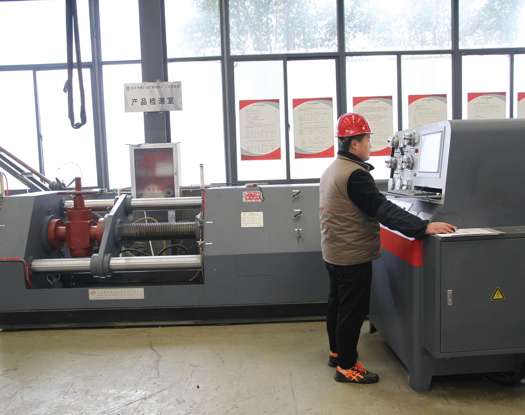 High-pressure valve performance testing