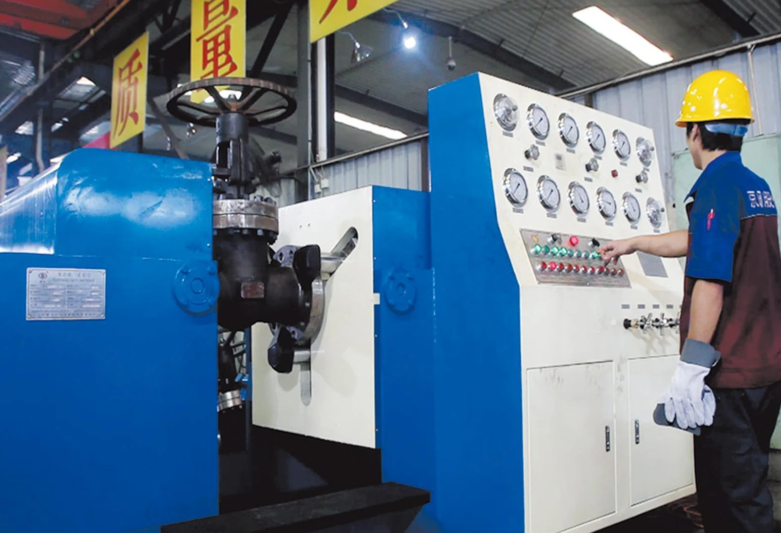 High-pressure test bench